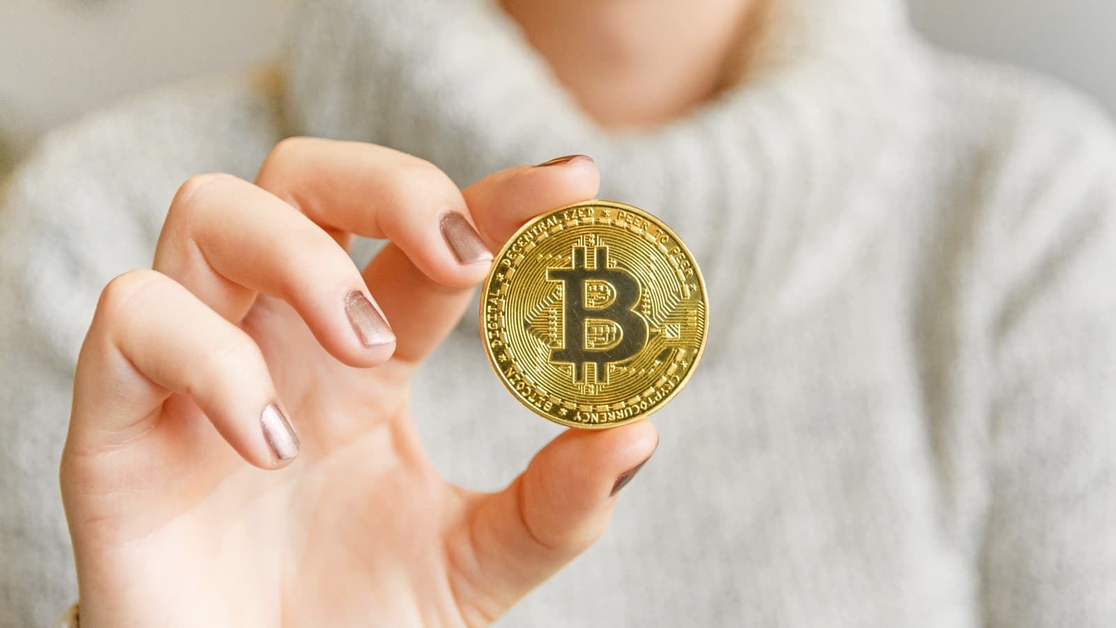 Understanding Bitcoin. What money is?